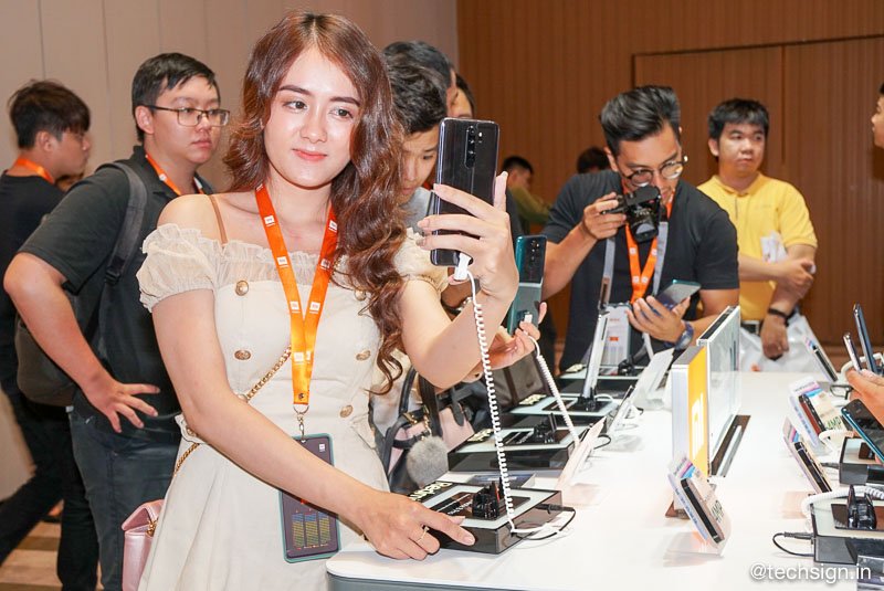 Lần đầu tiên Xiaomi ra mắt smartphone cùng máy lọc không khí, máy bơm hơi