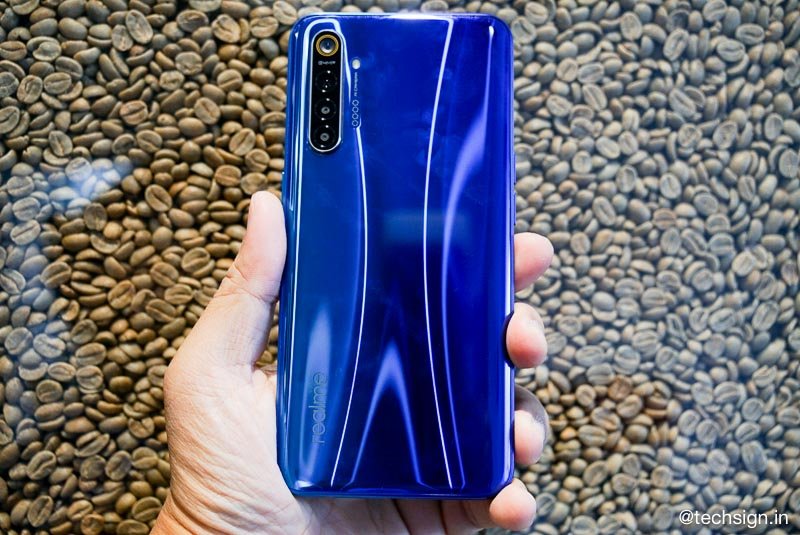 Mở hộp Realme XT, hai màu, bốn camera sau, giá 7,99 triệu