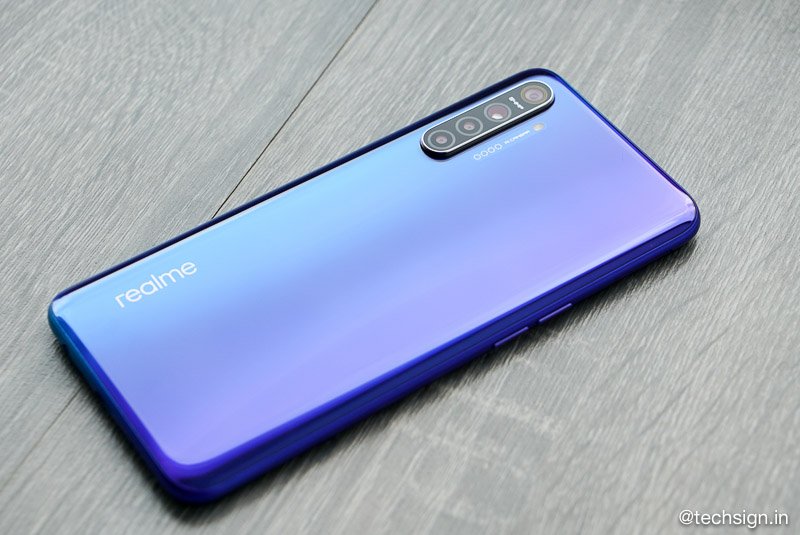 Mở hộp Realme XT, hai màu, bốn camera sau, giá 7,99 triệu