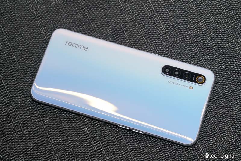 Mở hộp Realme XT, hai màu, bốn camera sau, giá 7,99 triệu