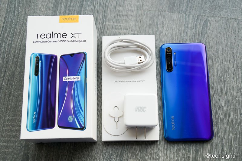 Mở hộp Realme XT, hai màu, bốn camera sau, giá 7,99 triệu