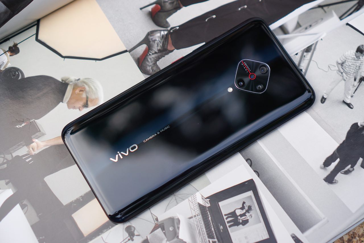 Vivo S1 Pro: 4 camera sau 48MP, camera selfie 32MP, giá 7 triệu đồng