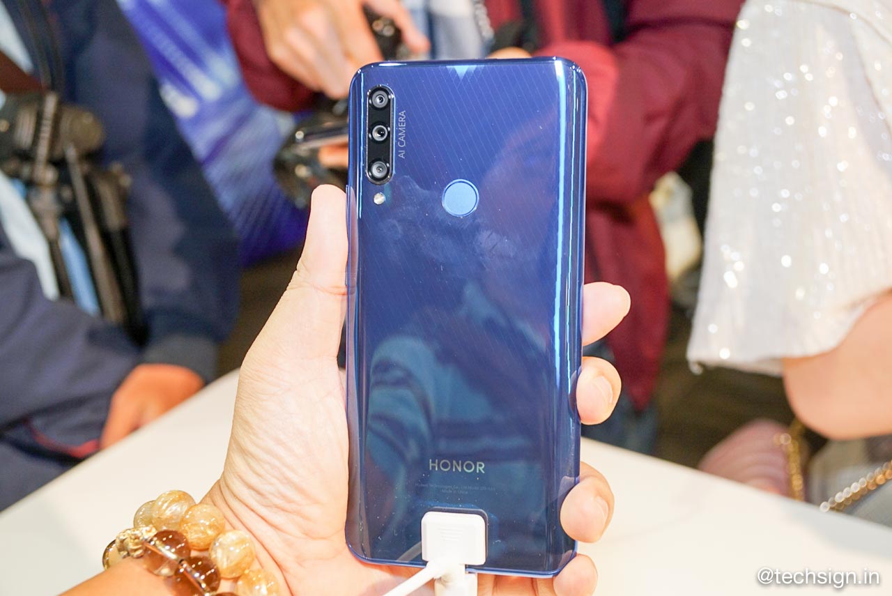 Honor 9X ra mắt cùng đồng hồ và vòng đeo tay thông minh