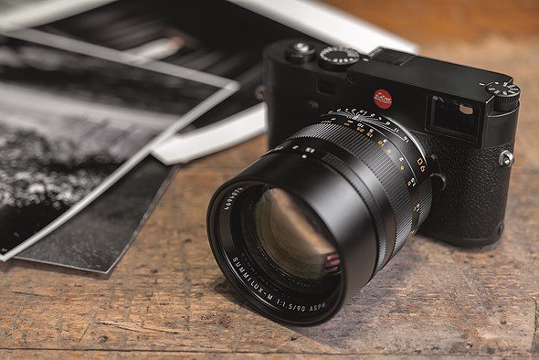 Leica ra mắt máy ảnh M10-P Ghost Edition phong cách ma mị và cổ điển