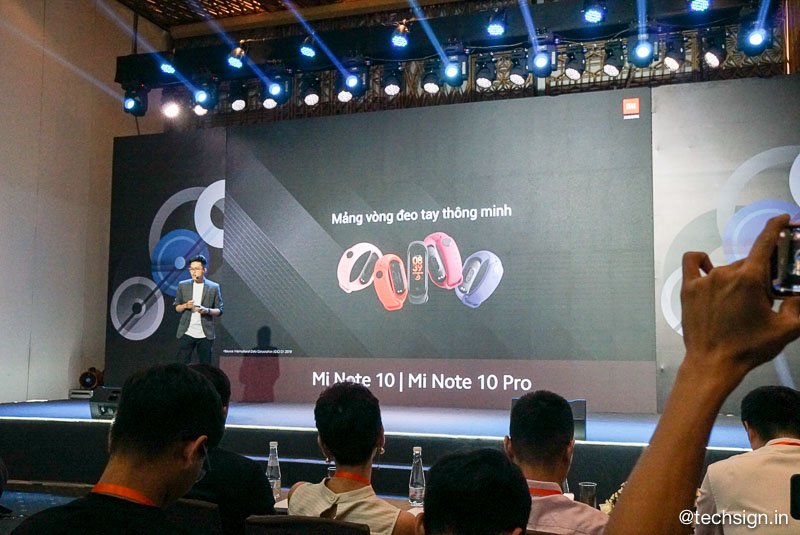 Xiaomi vừa giới thiệu Mi Note 10, máy lọc không khí và vali du lịch