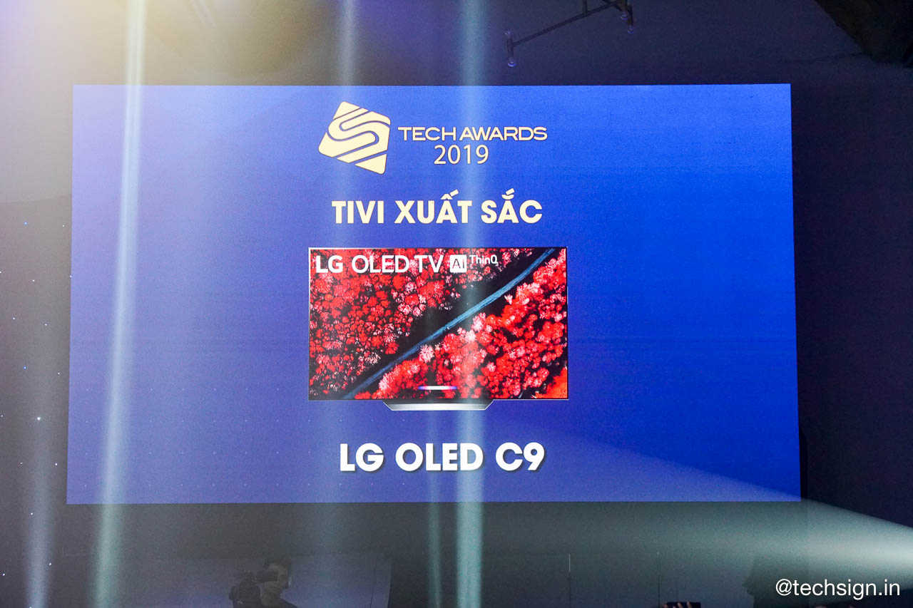 Samsung Galaxy Fold thắng giải điện thoại xuất sắc Tech Awards 2019