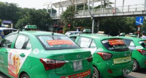 Từ 1/4, taxi công nghệ và taxi truyền thống đều không cần gắn mào trên nóc xe