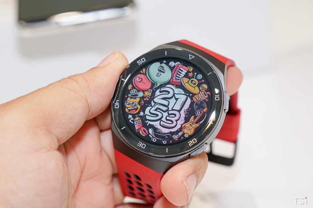 Cận cảnh Huawei P40, P40 Pro, Huawei Watch GT2e tại Việt Nam