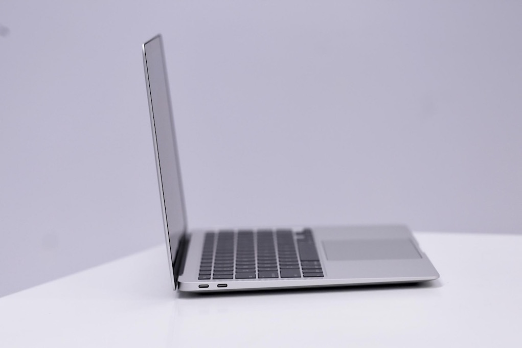 Macbook Air 2020 về Việt Nam giá gần 28 triệu đồng