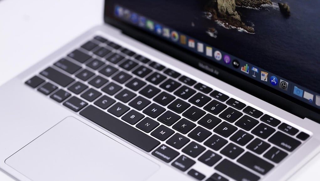 Macbook Air 2020 về Việt Nam giá gần 28 triệu đồng