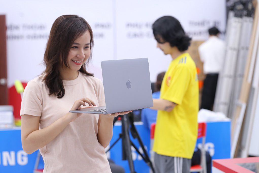 MacBook Pro 2020 đầu tiên đã có mặt tại Di Động Việt, giá từ 41,8 triệu