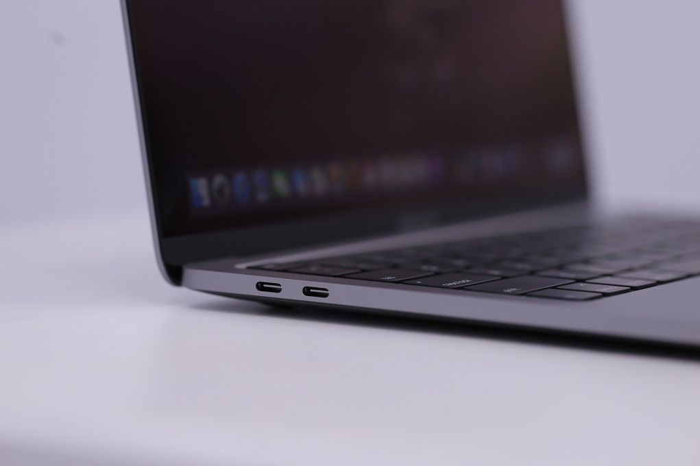 MacBook Pro 2020 đầu tiên đã có mặt tại Di Động Việt, giá từ 41,8 triệu