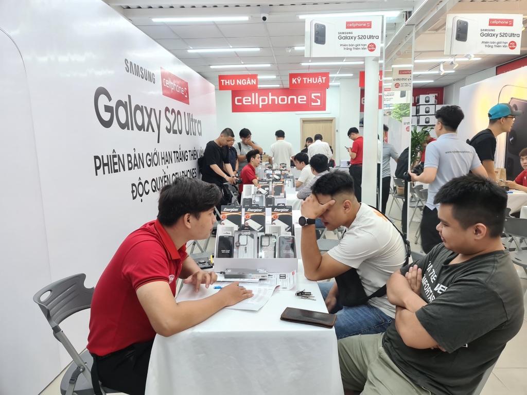 CellPhoneS mở bán Galaxy S20 Ultra Trắng, ghi nhận 1000 suất đặt hàng trong 3 ngày