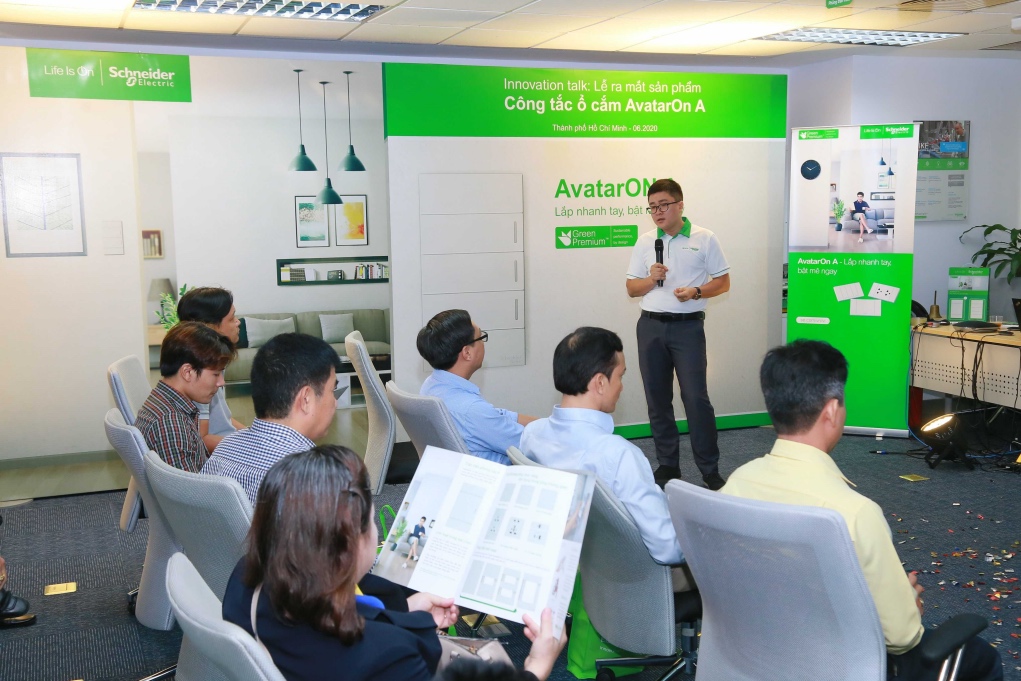 Schneider Electric ra mắt công tắc ổ cắm AvatarOn A