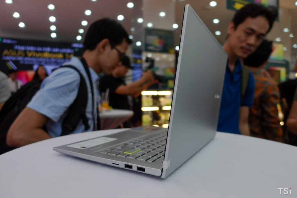 FPT Shop lên kệ ASUS VivoBook 14 (M413) giá từ 15,5 triệu đồng