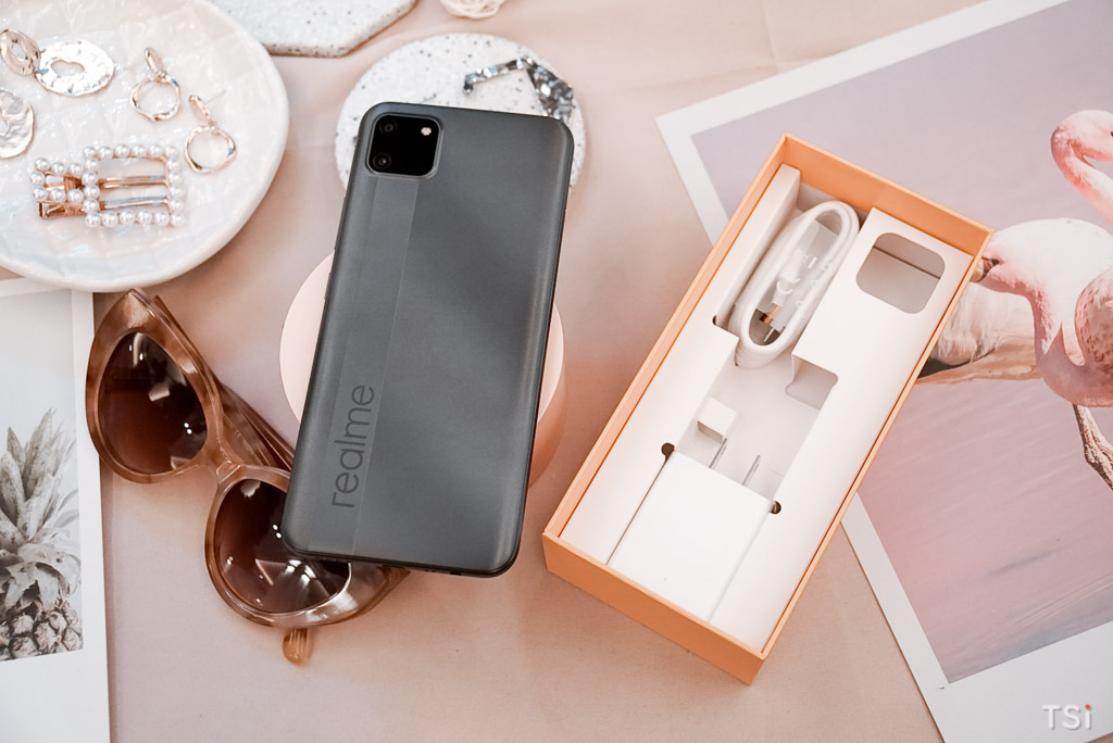 Trên tay Realme C11: hai màu, pin 5.000mAh, giá dưới 3 triệu