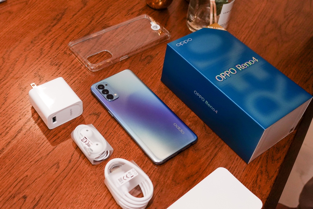 Mở hộp OPPO Reno4: smartphone có camera đục lỗ bé nhất