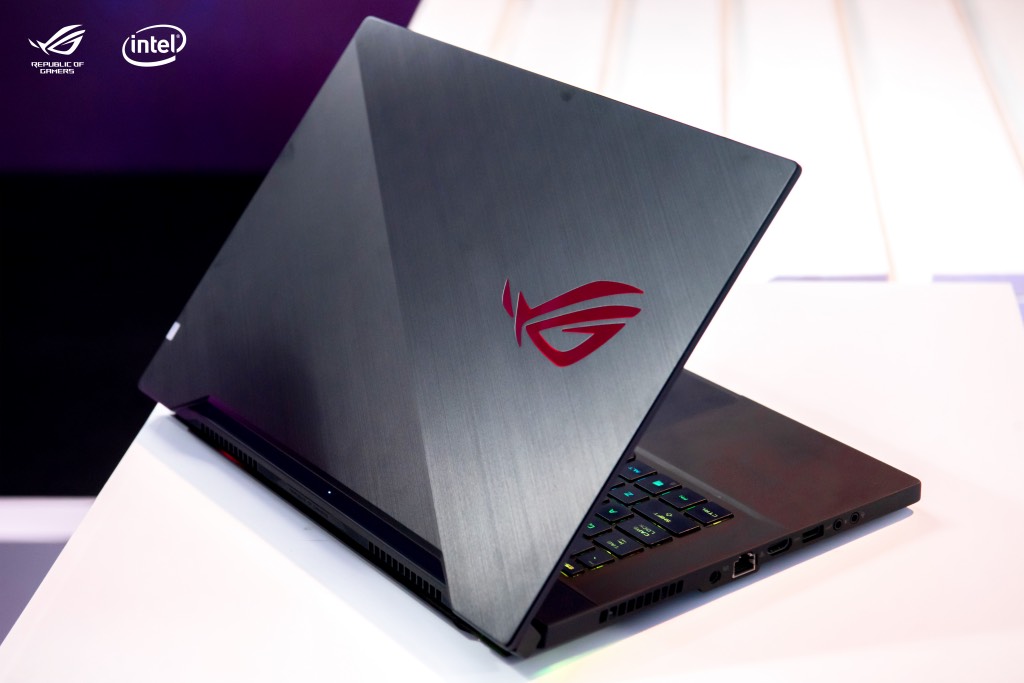 ASUS ra mắt ROG Zephyrus Duo 15 tại sự kiện Rise Beyond