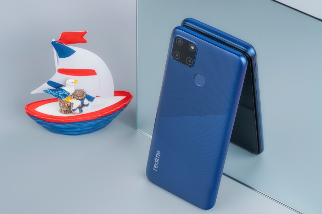 Realme C12 chính thức ra mắt, bán từ 28/8 giá 3,5 triệu đồng