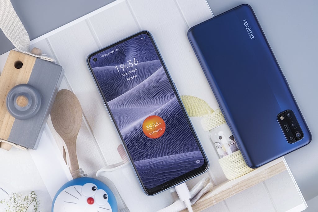 Mở hộp realme 7 Pro: giá 8,99 triệu, bán ngày 3/10 tại Thế Giới Di Động