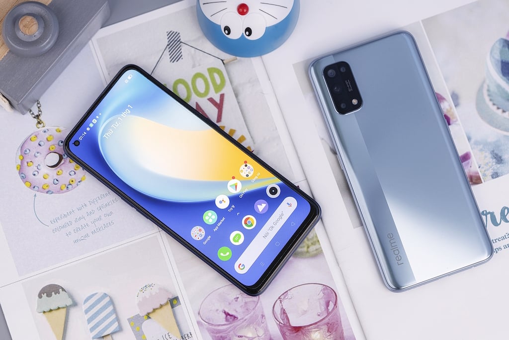 Mở hộp realme 7 Pro: giá 8,99 triệu, bán ngày 3/10 tại Thế Giới Di Động