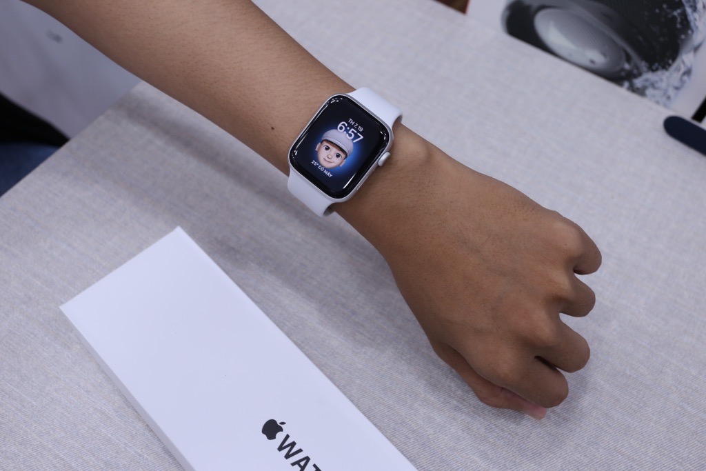 Di Động Việt đã có Apple Watch SE | Series 6 (2020)