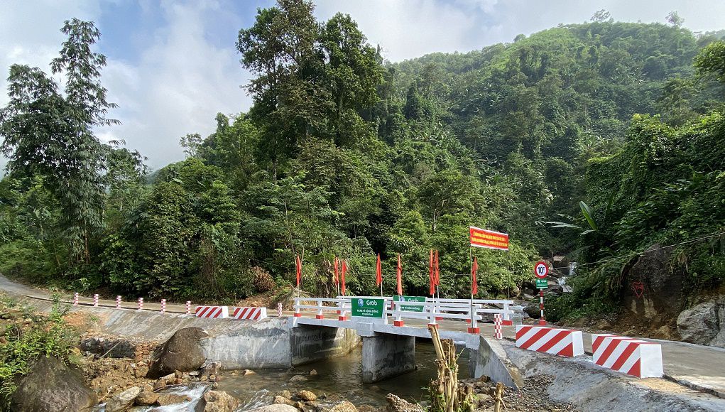 Grab và Quỹ Bảo trợ trẻ em Việt Nam khánh thành 2 công trình cầu đập tràn