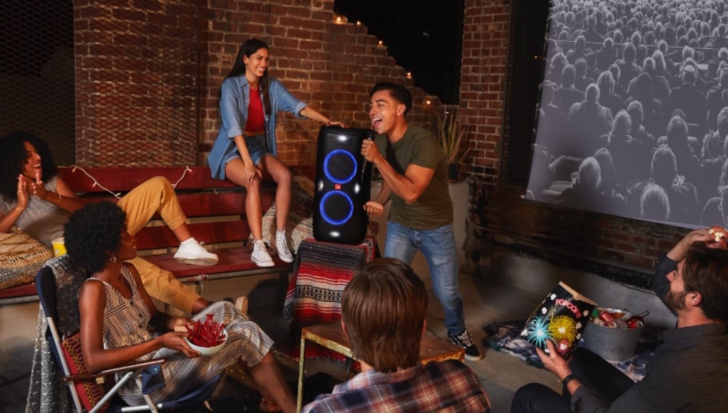 JBL ra mắt 2 loa kéo PartyBox On-The-Go và PartyBox 310