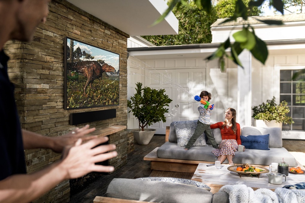 Samsung ra mắt The Terrace - TV QLED 4K ngoài trời đầu tiên trên thế giới tại Việt Nam