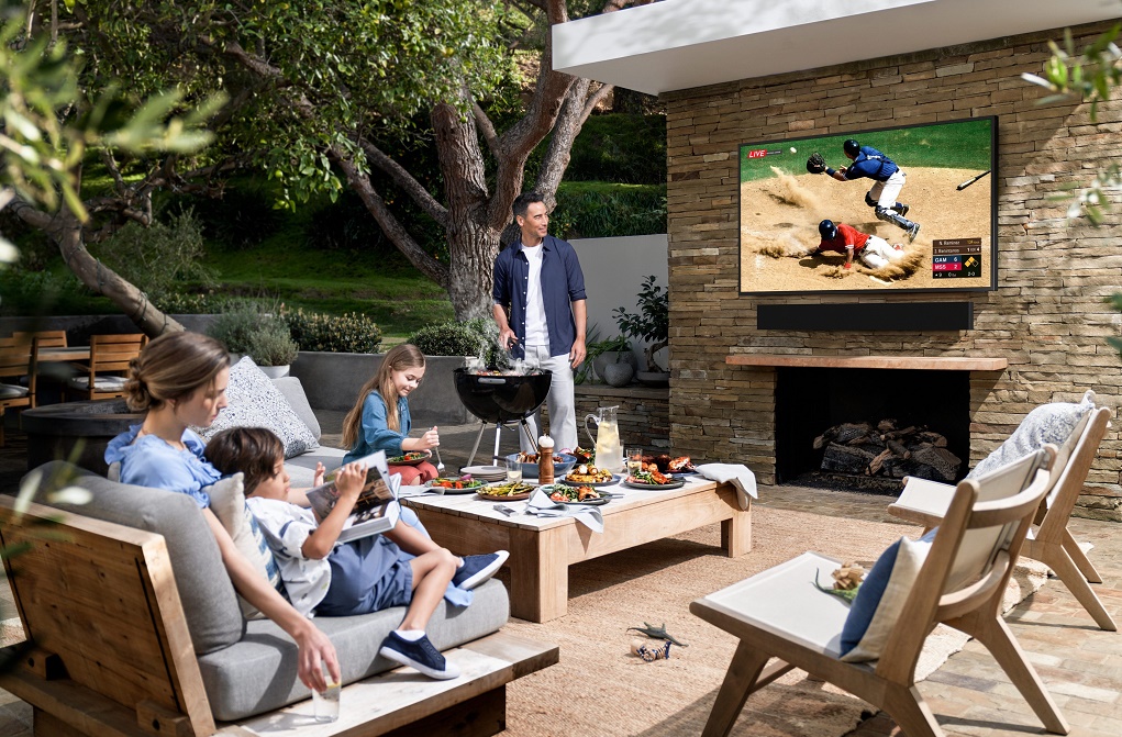 Samsung ra mắt The Terrace - TV QLED 4K ngoài trời đầu tiên trên thế giới tại Việt Nam