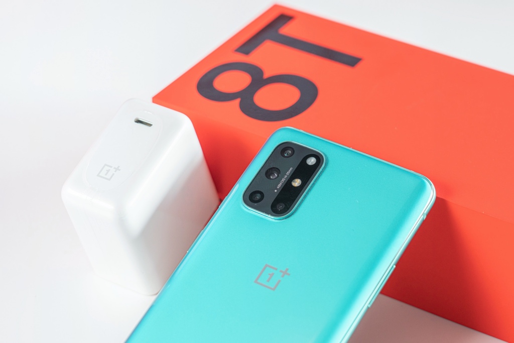 Ảnh mở hộp thực tế OnePlus 8T 5G