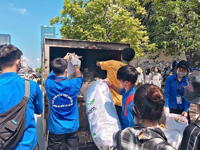 Canon đồng hành chiến dịch World Cleanup Day 2020 tại Hà Nội