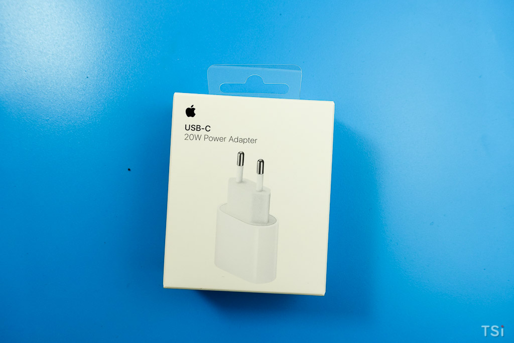 Mở hộp củ sạc nhanh USB-C 20W Power Adapter từ Apple