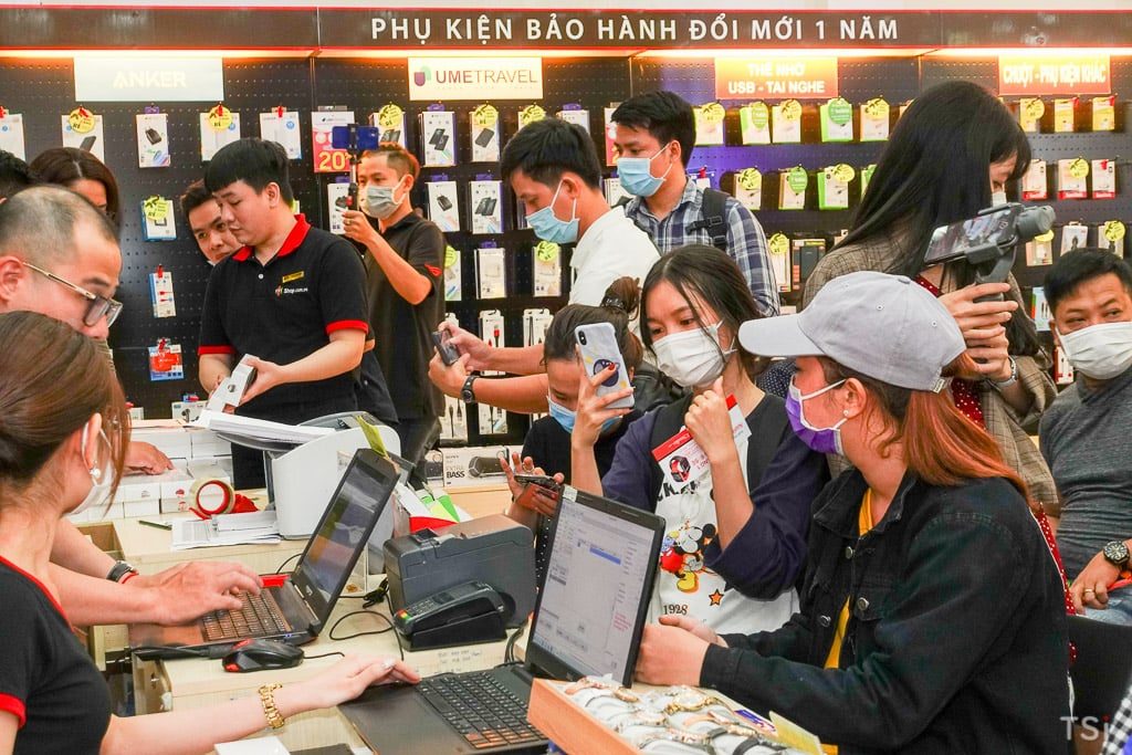 FPT Shop mở bán Apple Watch Series 6 và SE trong đêm