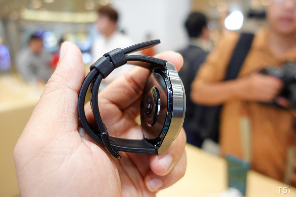 Huawei Watch GT 2 Pro có hai phiên bản dây đeo, giá từ 9 triệu đồng