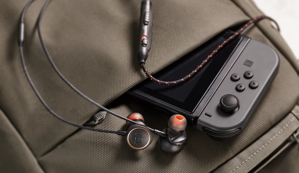 Ra mắt JBL Quantum 50 tai nghe in-ear cho Gaming