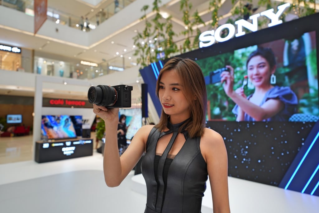 Sony Alpha 7C, máy ảnh full-frame nhỏ nhẹ nhất thế giới