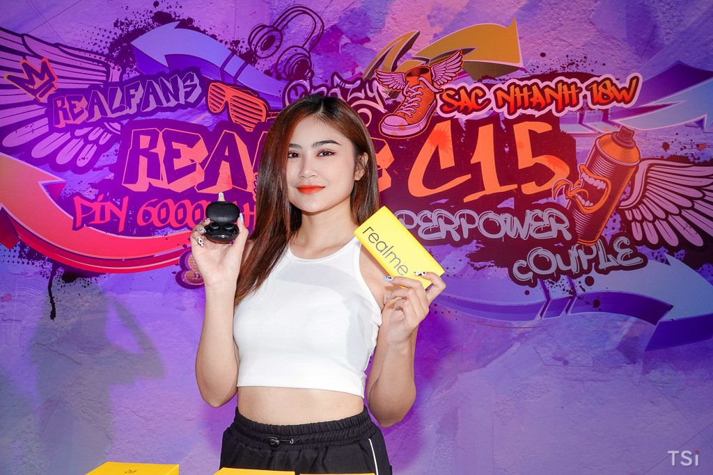 Realme C15 ra mắt tại sự kiện tri ân realfans, giá 4,2 triệu đồng