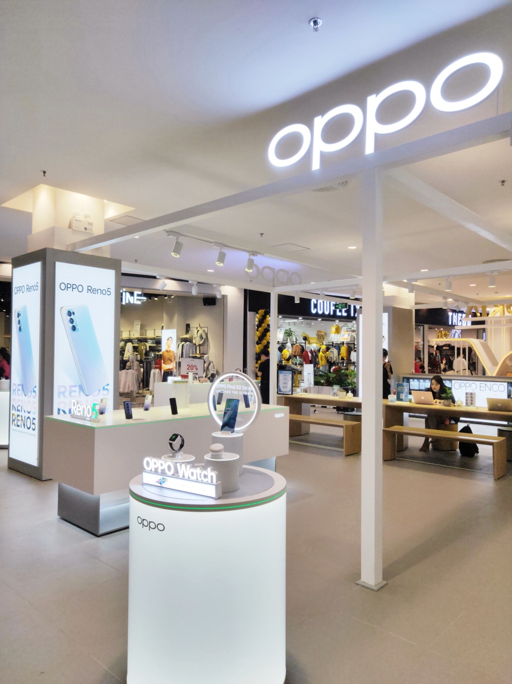 OPPO Experience Store thứ 9 ra mắt tại Hải Phòng