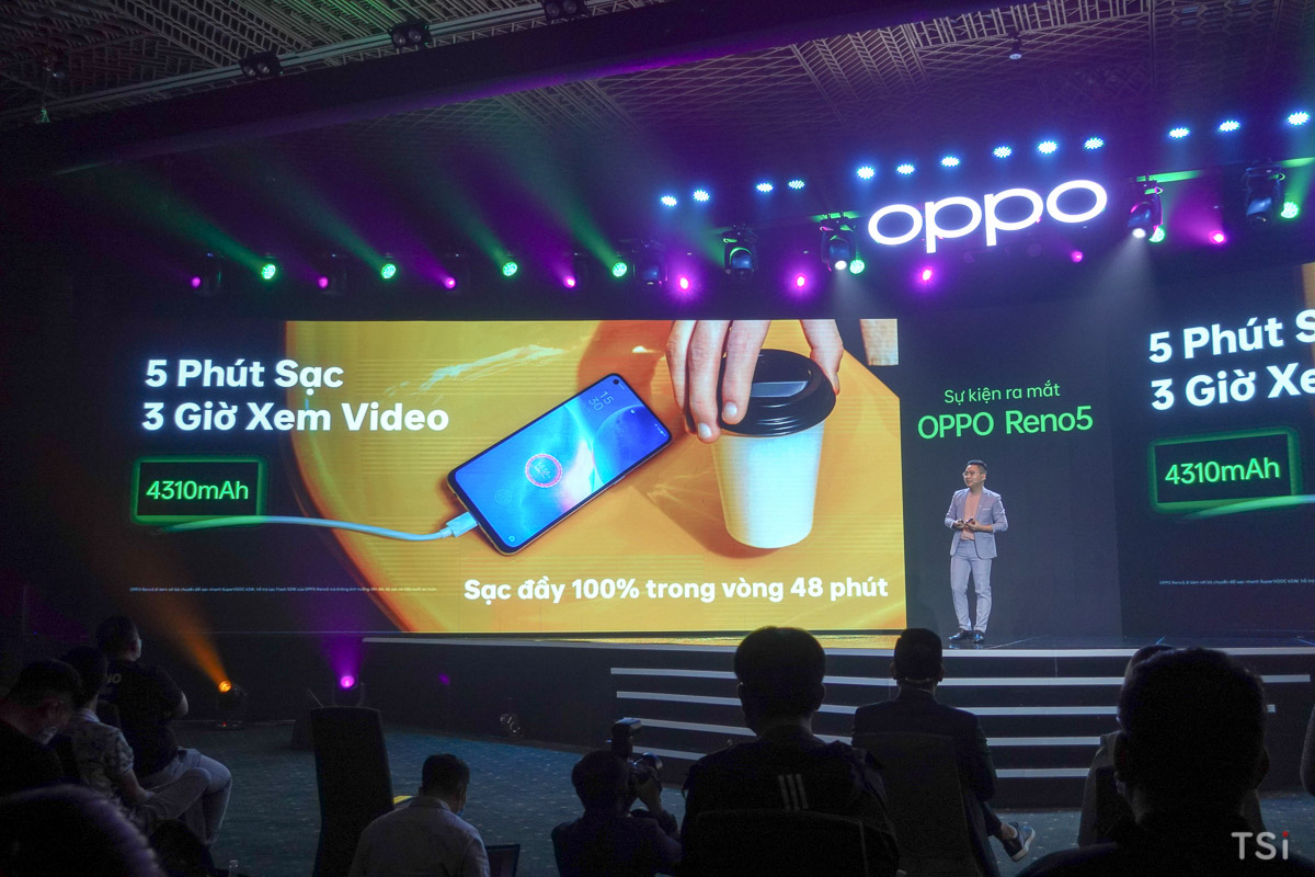 OPPO Reno5 chính thức ra mắt với hai màu, giá 8,7 triệu đồng