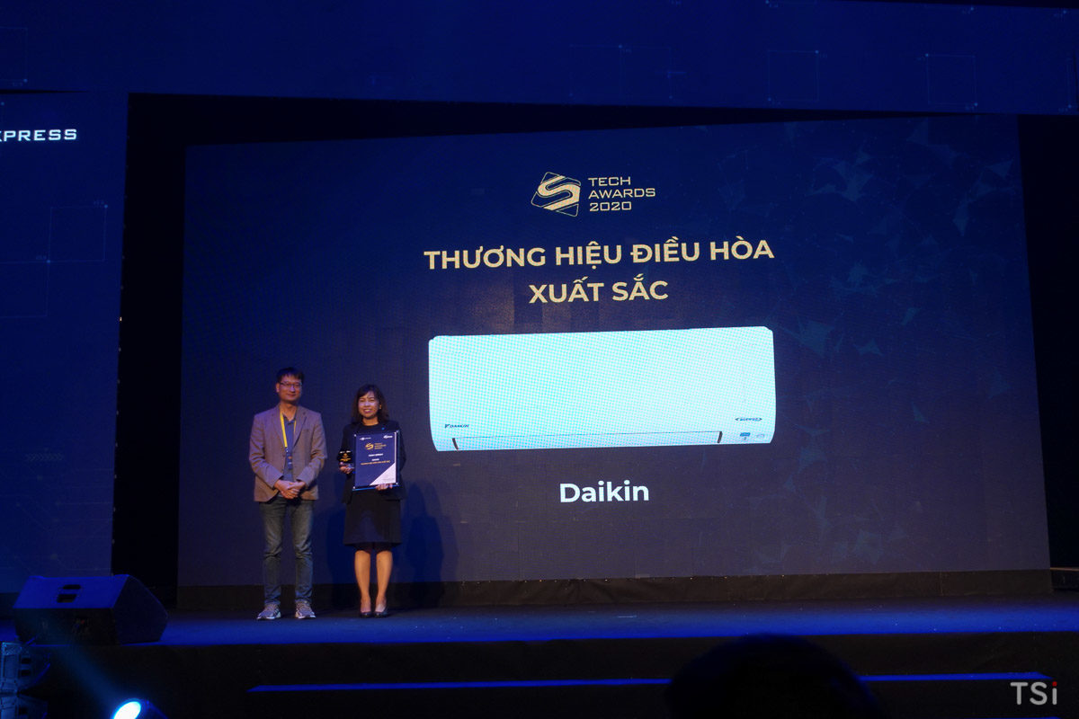 Điện thoại VSmart đoạt nhiều giải thưởng tại Số Hóa Tech Awards 2020