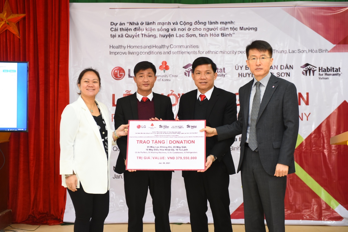 LG cùng Habitat for Humanity hỗ trợ các hộ gia đình dân tộc Mường