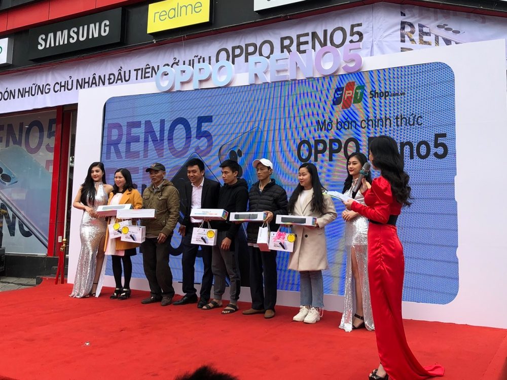 FPT Shop mở bán OPPO Reno5 với số đơn đặt trước kỷ lục