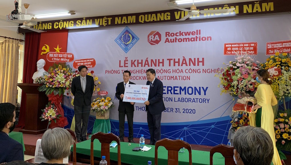 Rockwell Automation tài trợ hơn 7 tỉ đồng cho đại học Cần Thơ