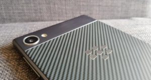 BlackBerry bán 90 bằng sáng chế smartphone cho Huawei