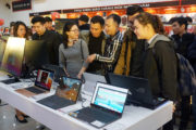 FPT Shop khai trương 30 Trung tâm laptop, lên kệ Surface Pro 7