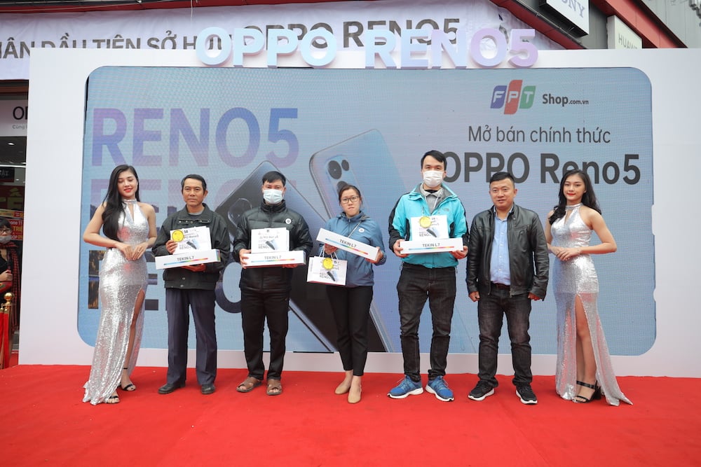 FPT Shop mở bán OPPO Reno5 với số đơn đặt trước kỷ lục