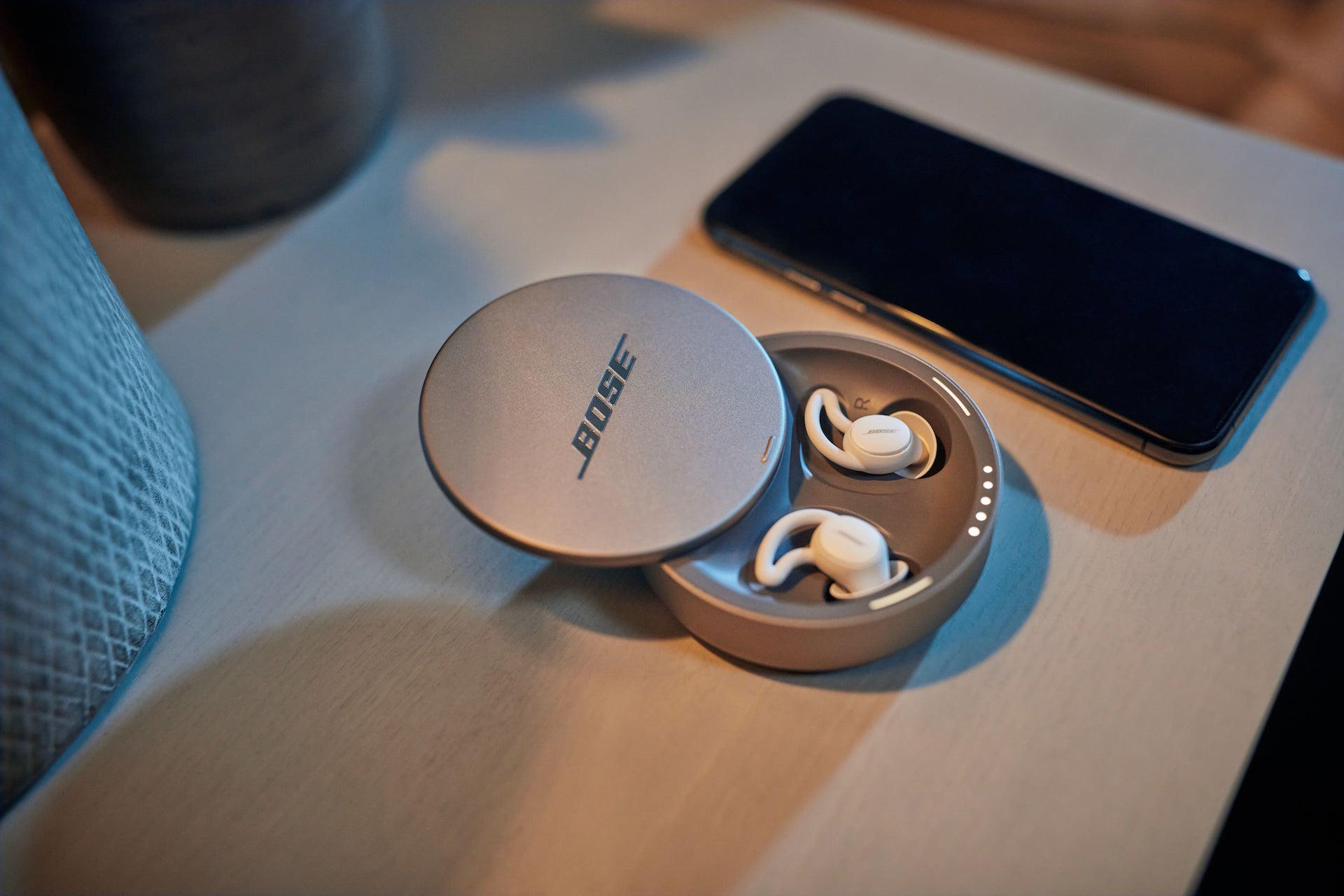 Bose Sleepbuds II, nút tai cho giấc ngủ giá 7,7 triệu đồng