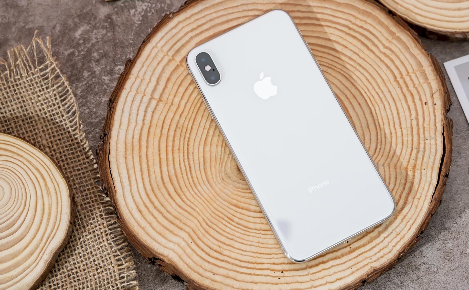 iPhone 12 giảm 7 triệu, iPhone Xs Max chỉ còn 12,19 triệu