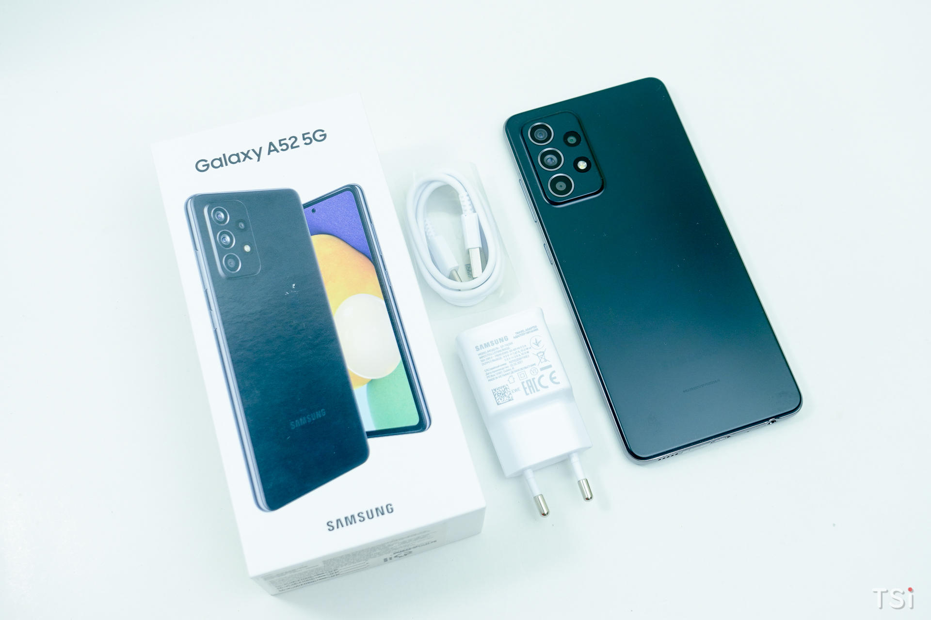 Mở hộp Samsung Galaxy A52 5G: hoàn thiện tốt, không bám vân tay